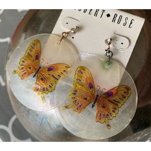 Robert Rose : butterfly painted shell earrings - Picture 2 of 7